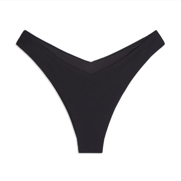 WeWoreWhat Delilah Bikini Bottoms Black - Picture 3 of 9